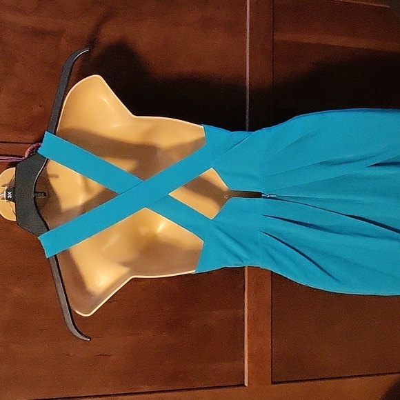 Tobi: Teal dress with crisscross back. - Picture 11 of 11